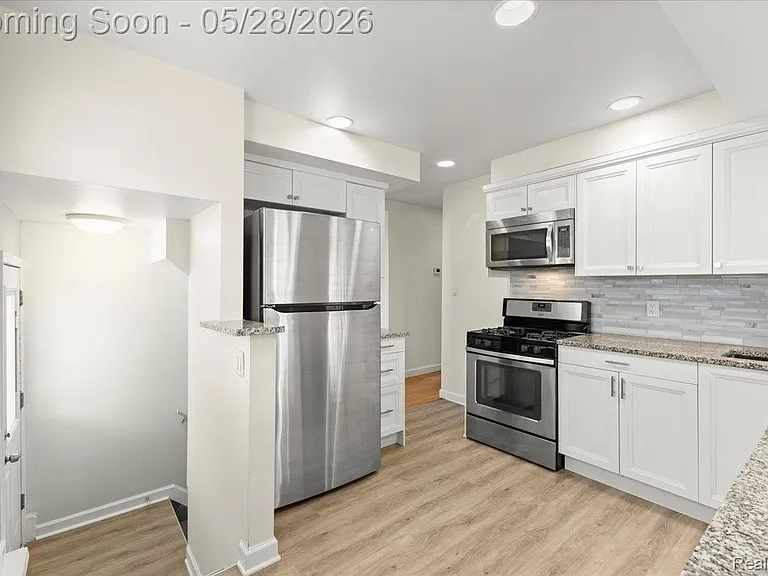 1313 Royal Ave — Photo 5