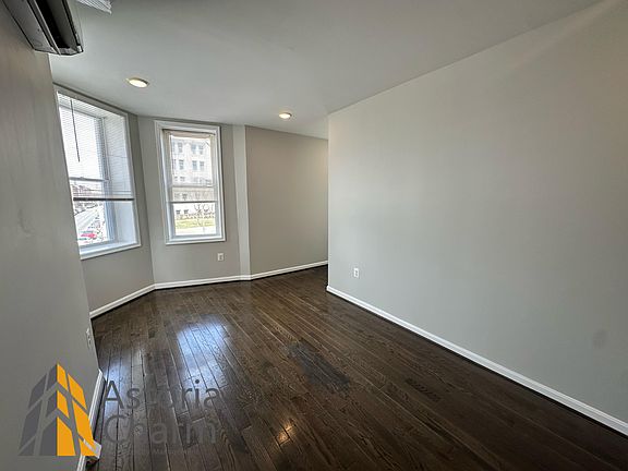 5th image of 201 E North Ave #7
