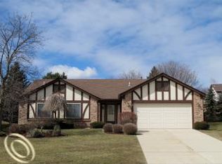 23887 Harvest Dr, Novi, MI 48375