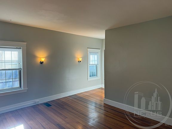4th image of 137 Main St #R