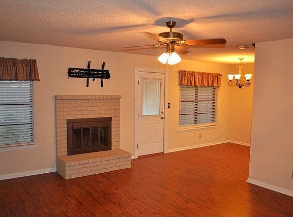 3rd image of 301 Roanoke Dr