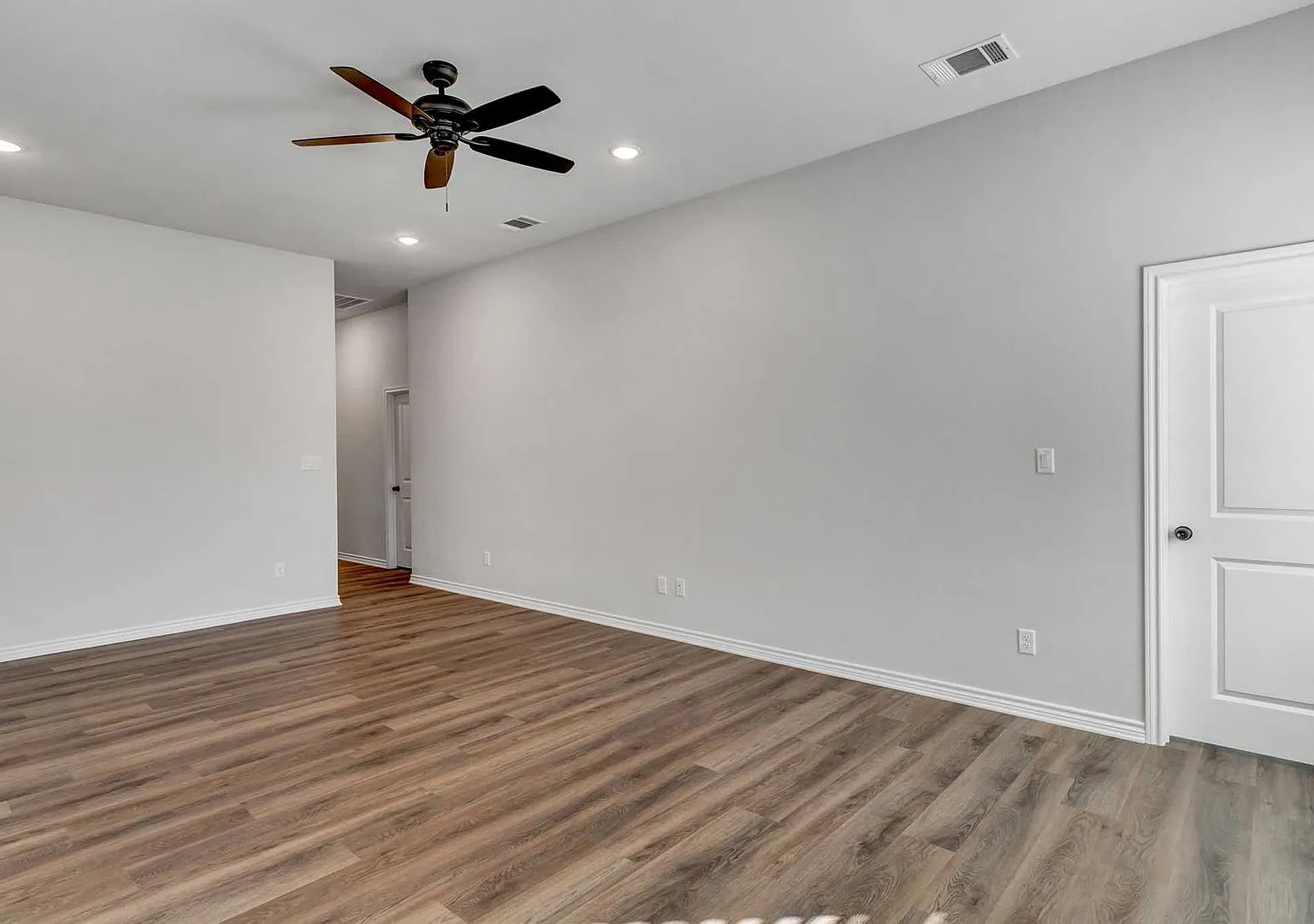 3 Bedroom 2 Bathroom in South Tyler!! Coming Soon! — Photo 3