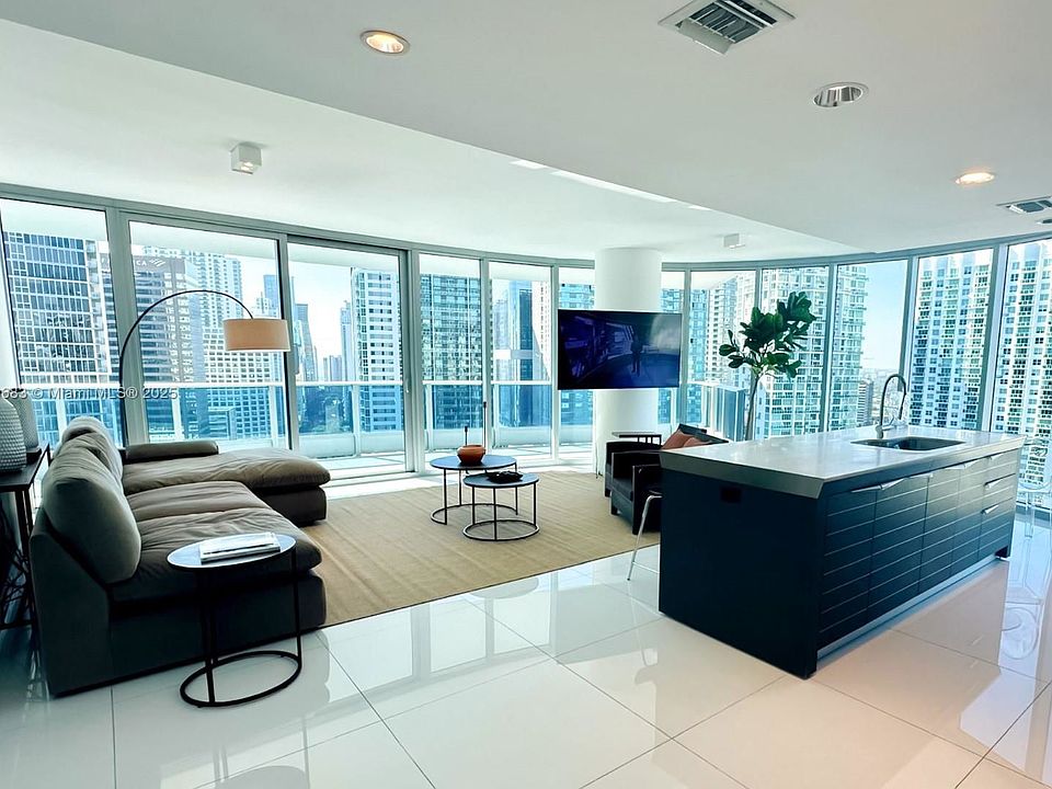 1st image of 200 Biscayne Boulevard Way #Ca31002