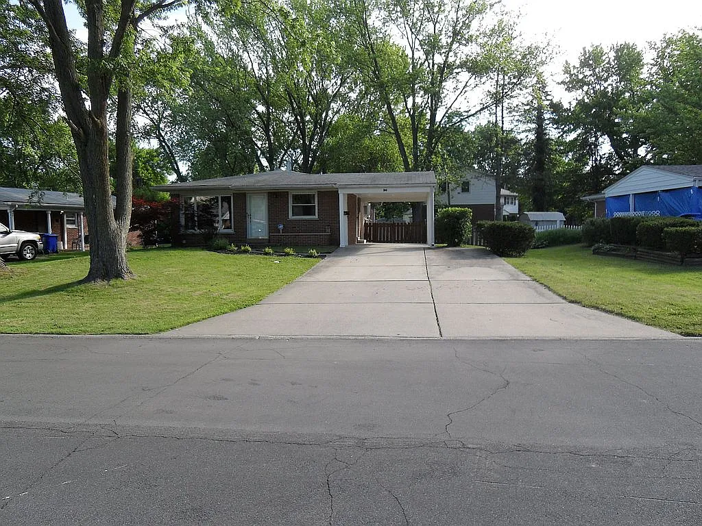 310 Saint Eugene Ln photo 1