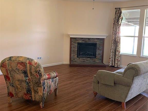 5th image of 10349 Brangus Dr