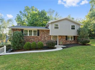 113 Willow Crossing Rd, Greensburg, PA 15601