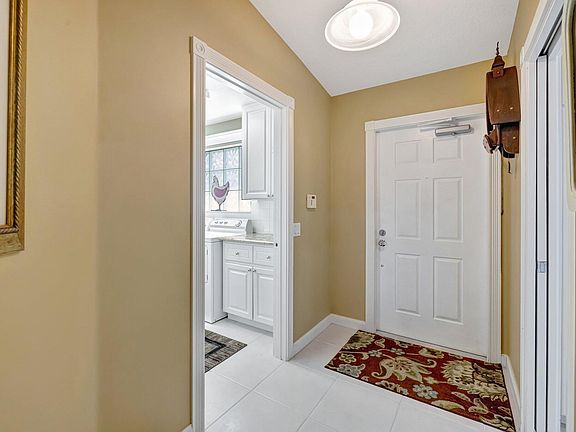 3rd image of 10894 SW Dardanelle Drive