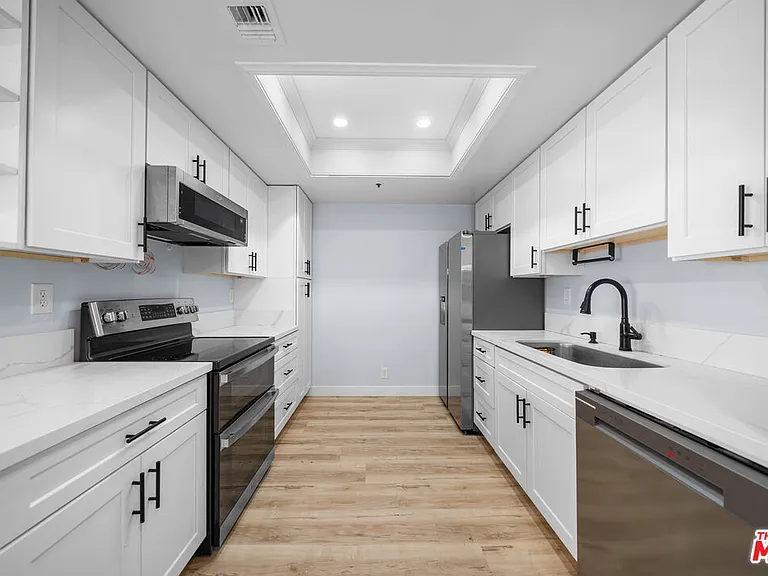 727 S Ardmore Ave #108 — Photo 13