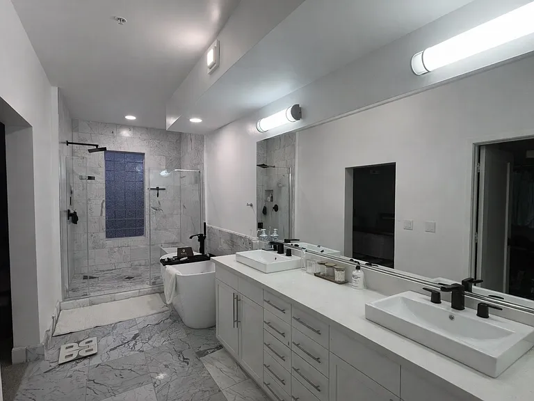 300 E 4th St #402 — Photo 12