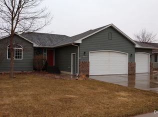 809 S 6th Ave, Brandon, SD 57005