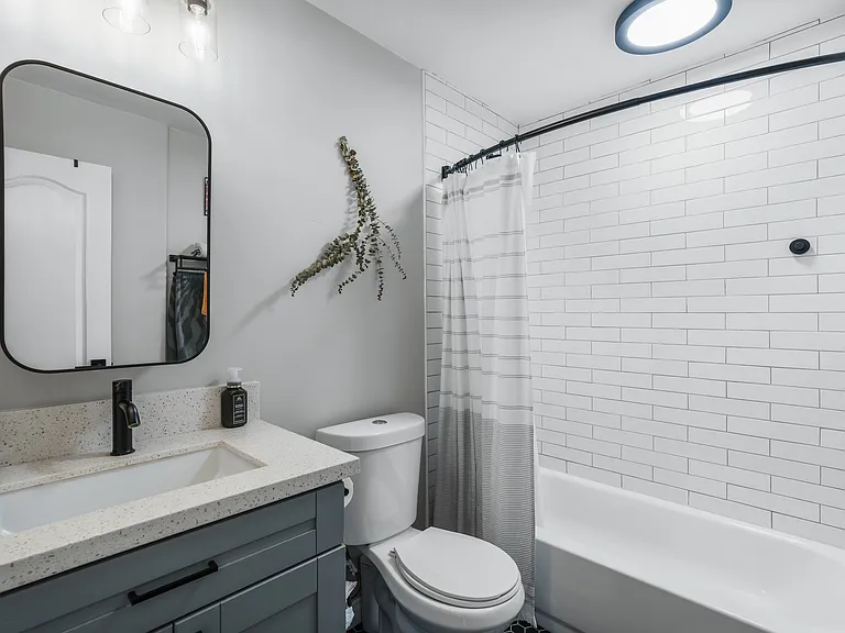 2913 A St #10 — Photo 15