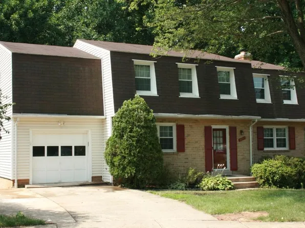 4790 Catterick Ct, Fairfax, VA 22032