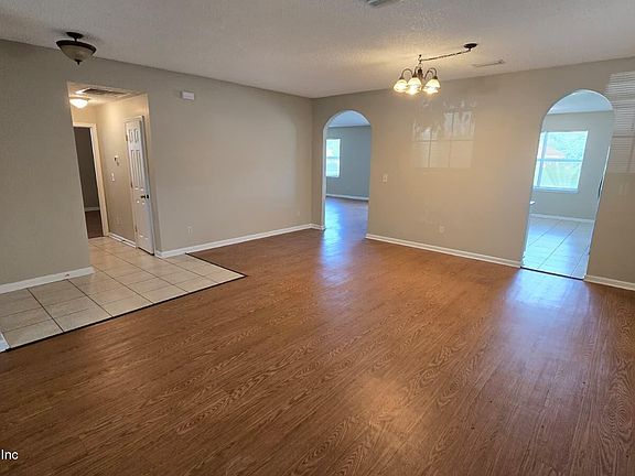 2nd image of 1656 HAWKINS COVE Drive E