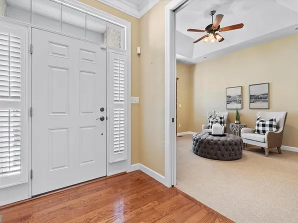952 Chesterfield Villas Cir, Chesterfield, MO 63017