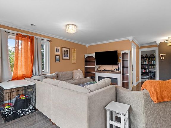 5th image of 121 Linegar Avenue