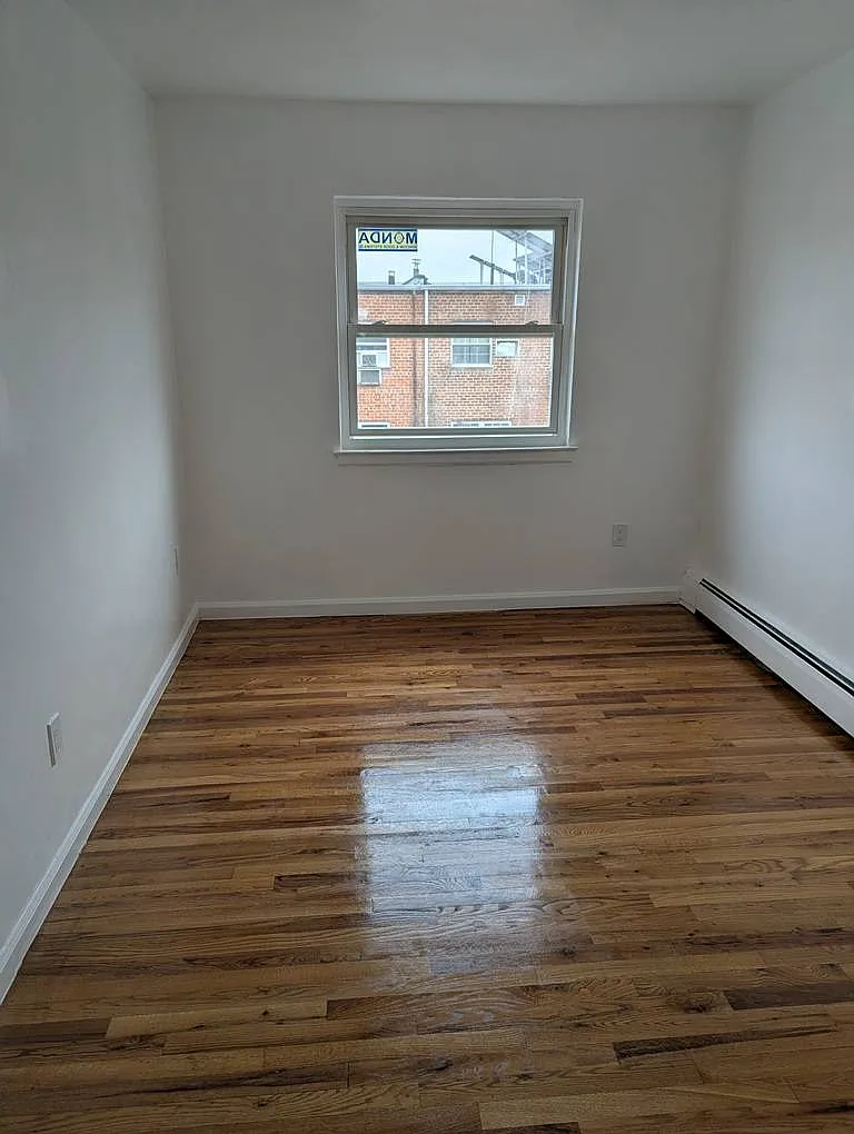 3 bed, 1.0 bath, $2,650 — Photo 4