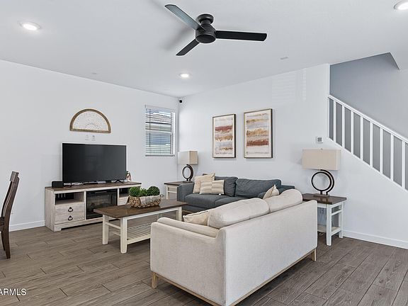 4th image of 18178 W RAVEN Road