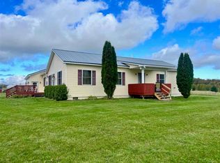 14555 Springwood Rd, Charlevoix, MI 49720