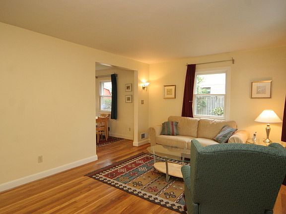 4th image of 10307 Greenfield St