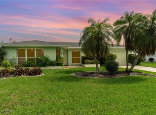 2811 SE 18th Ct, Cape Coral, FL 33904