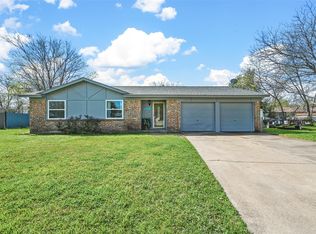 204 Shire Ct, Everman, TX 76140