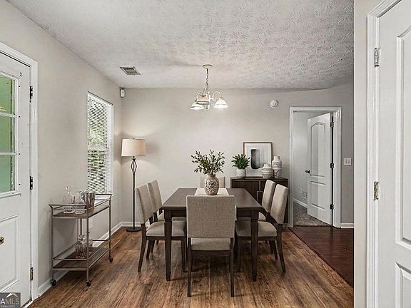 4th image of 253 Pebble Creek Dr