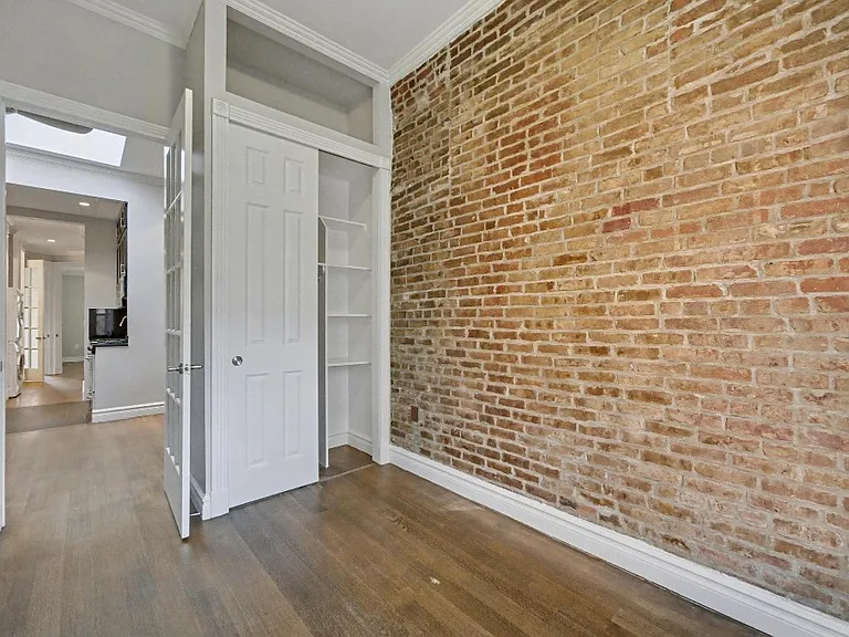 424 W 51st St #2 — Photo 7