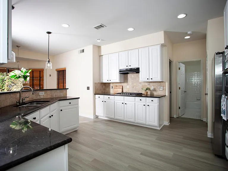 3373 Hunters Point Rd SE — Photo 6