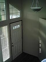 Entry way w/ natural light