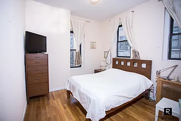 Rented by R New York