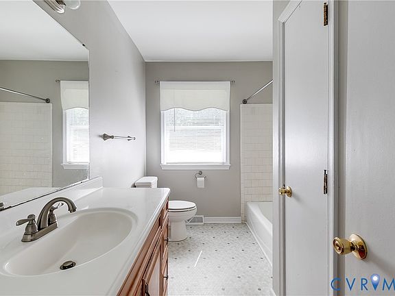 4th image of 2702 Puckett Ct