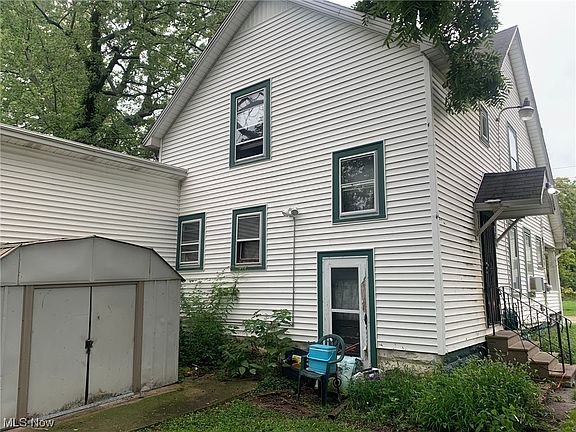4th image of 2248 Oakdale Ave