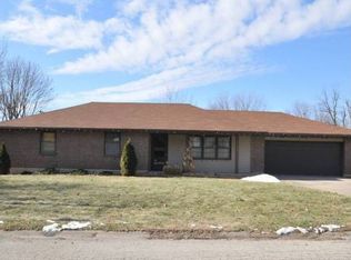 300 N 4th St, Gower, MO 64454