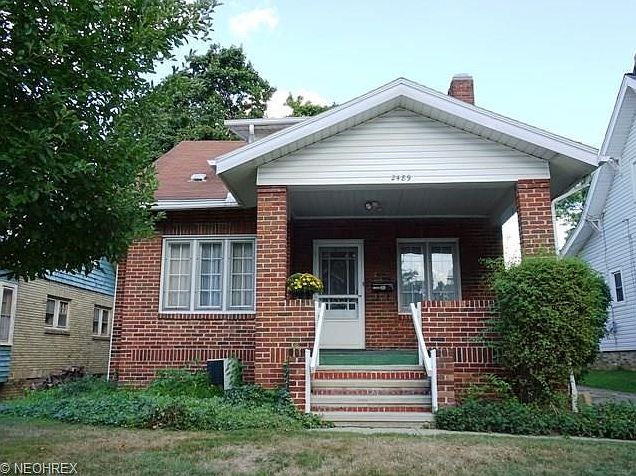 1st image of 2489 Whitelaw St