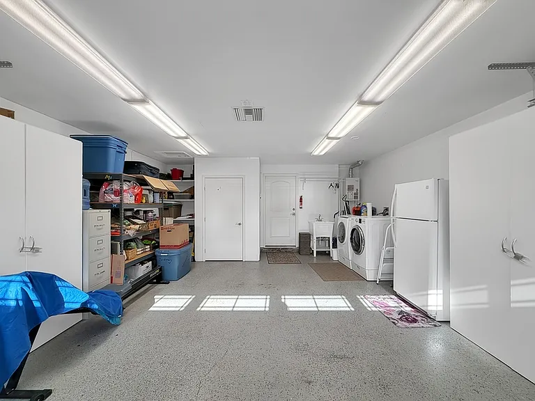 13813 Powers Rd — Photo 24