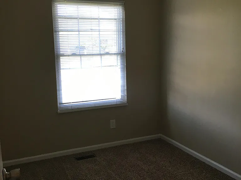 223 Wise Ct — Photo 10
