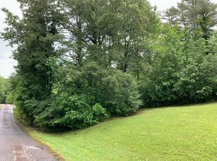 5 Cedar Estates Rd, Franklin, NC 28734