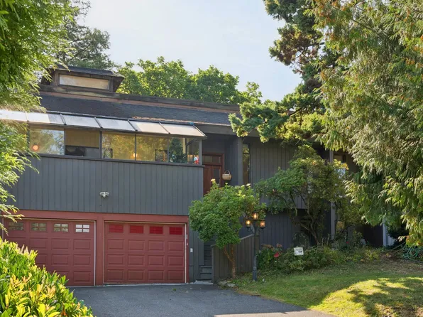 7730 Stanley St, Burnaby, BC V5E 1V8