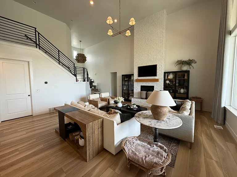 333 N 1200 E — Photo 3
