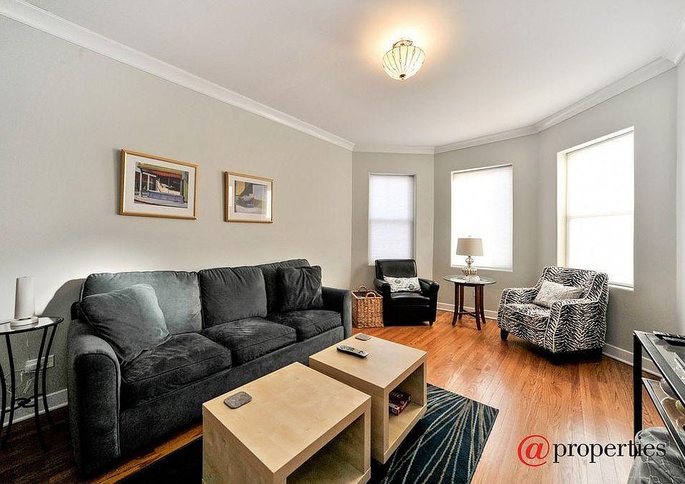 1st image of 7434 N Oakley Ave APT G