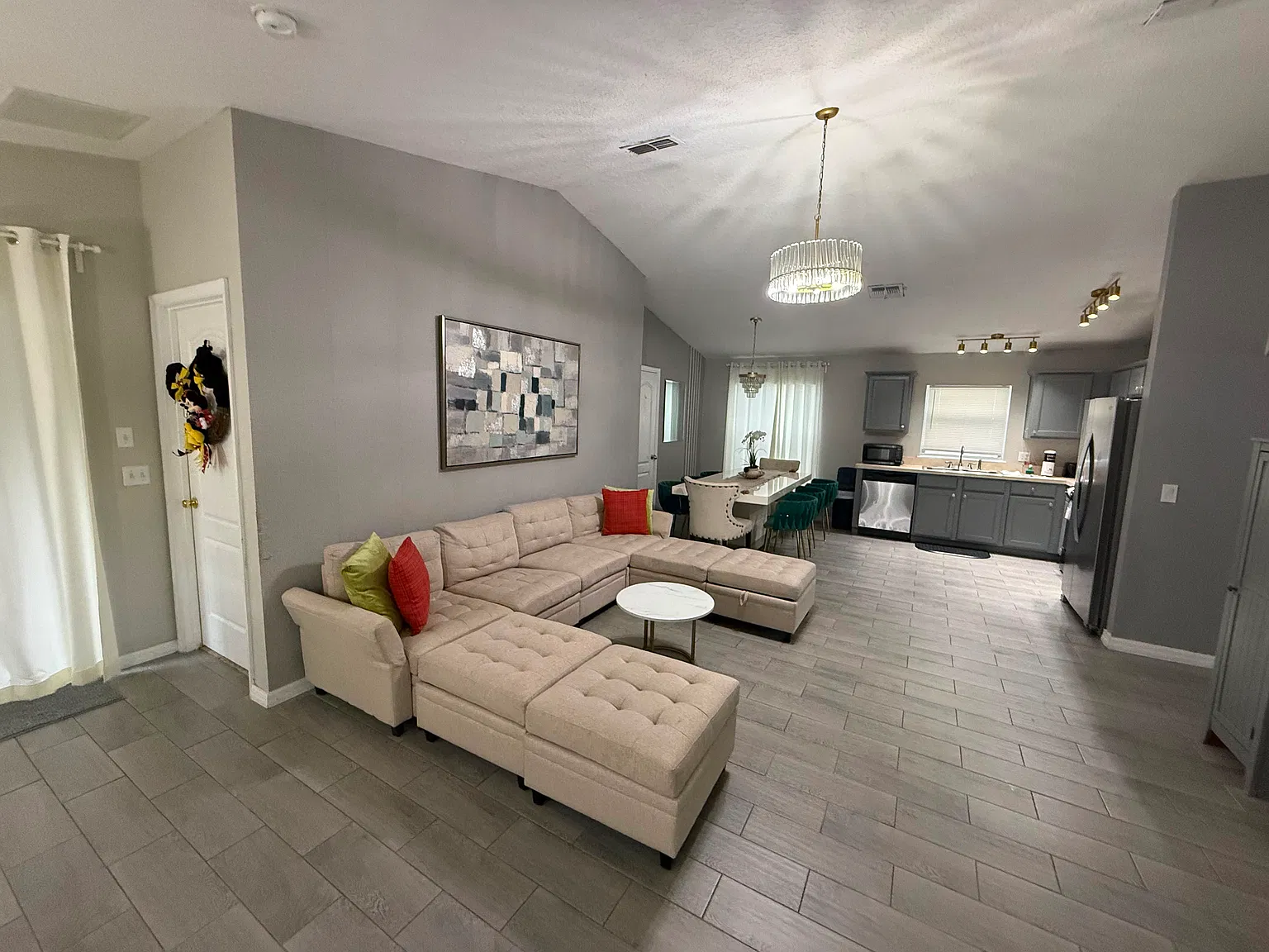 4 bed, 1619 sqft, $2,400 — Photo 4