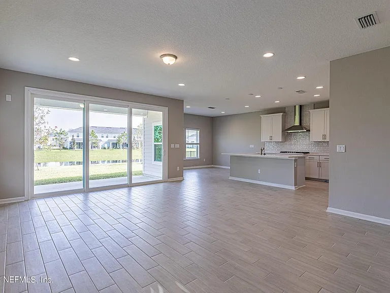 47 Goldcrest Way — Photo 4