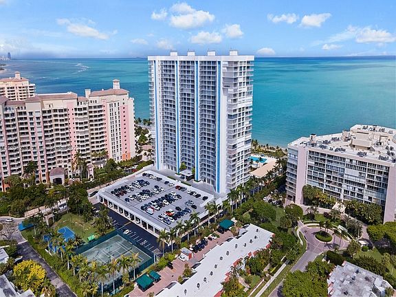 5th image of 881 Ocean Dr APT 9A