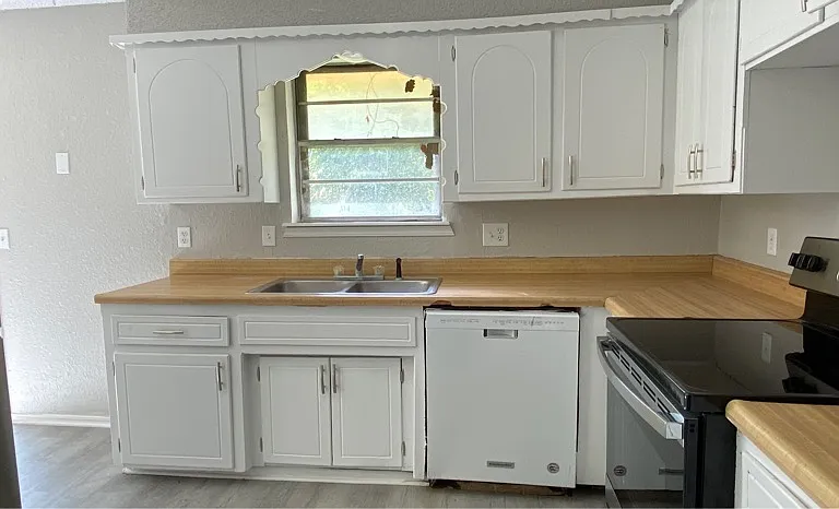 605 Lloyd Ave — Photo 5