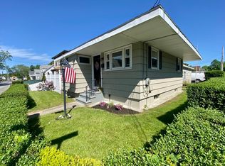 40 1/2 Jackson St, Taunton, MA 02780