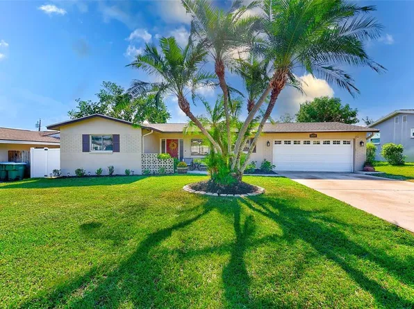 3488 Shady Bluffs Dr, Largo, FL 33770