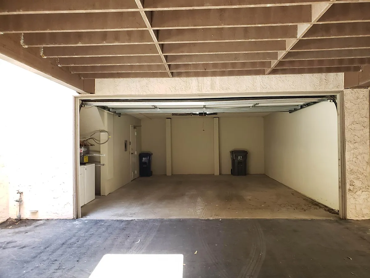 Building Photo - 8726 Villa La Jolla Dr #81