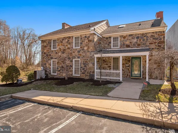 5221 Le Parc Dr, Wilmington, DE 19809