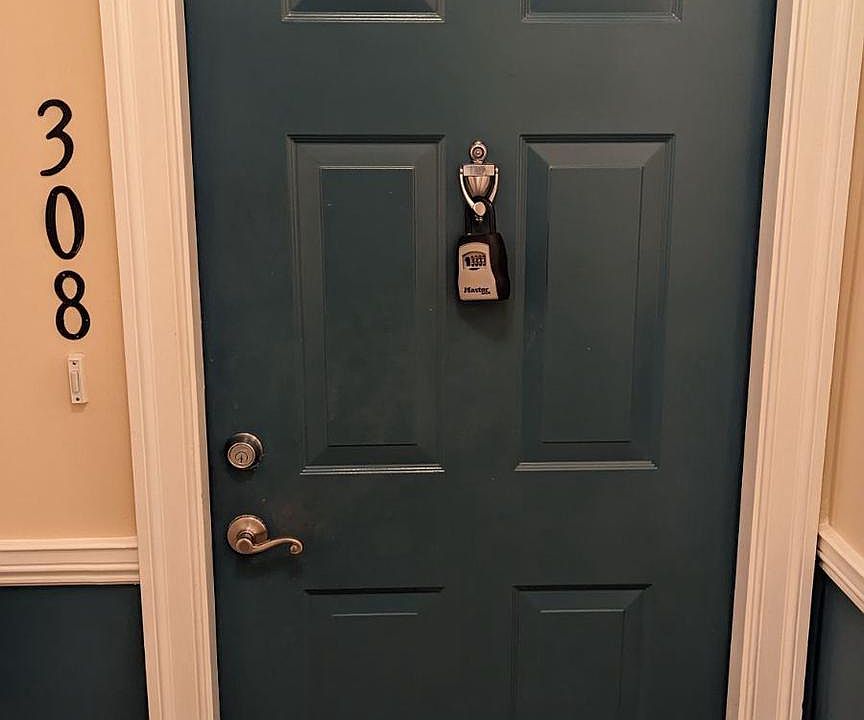 2nd image of 7305 Maplecrest Rd Unit 308