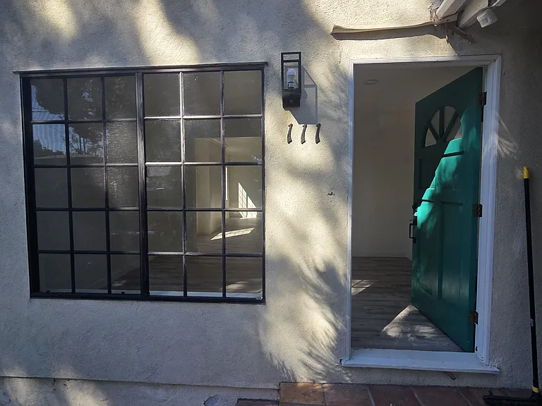 111 Marion Ave #A — Photo 1